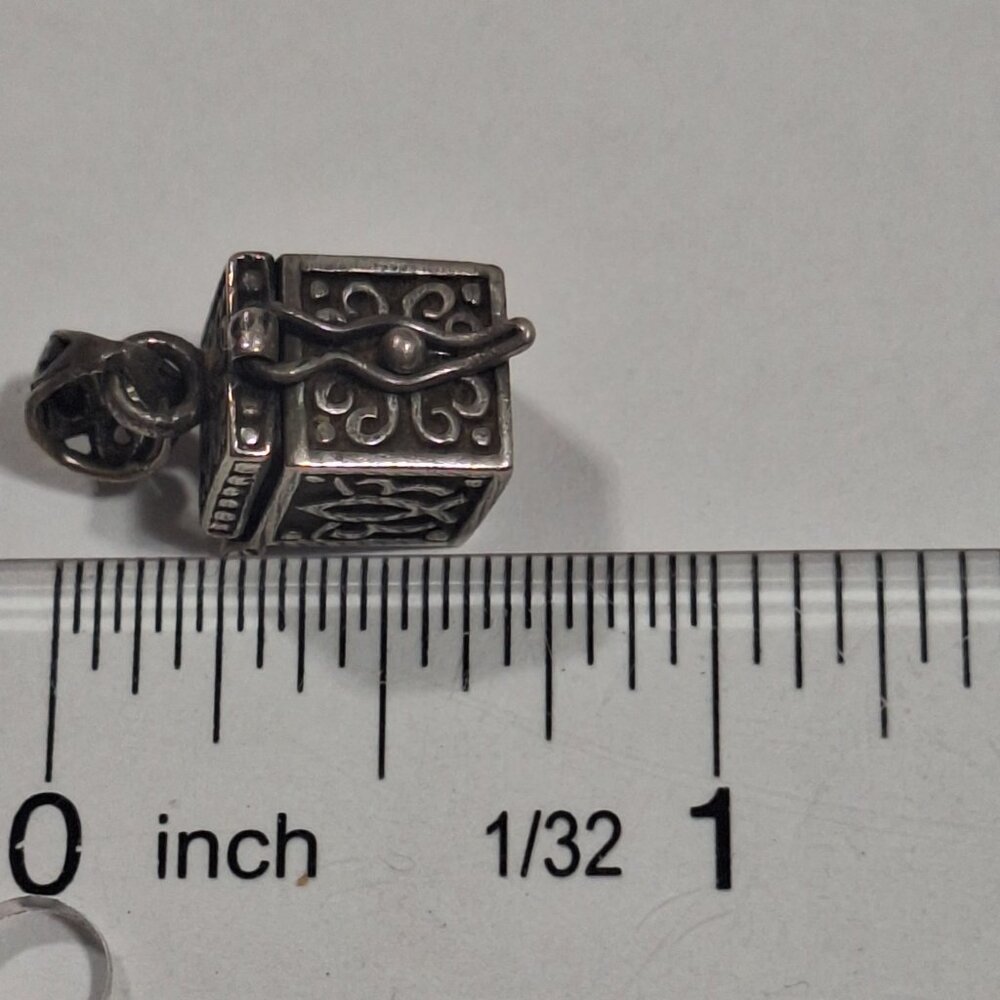 Vintage Sterling Silver 925 Hinged Prayer Box Pendant Charm 3.7g 1/2" Religious - Picture 6 of 12